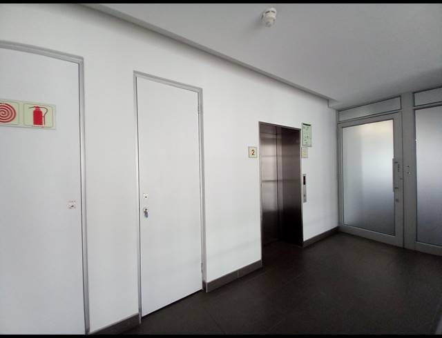 2,501M² OFFICE TO LET IN BRYANSTON